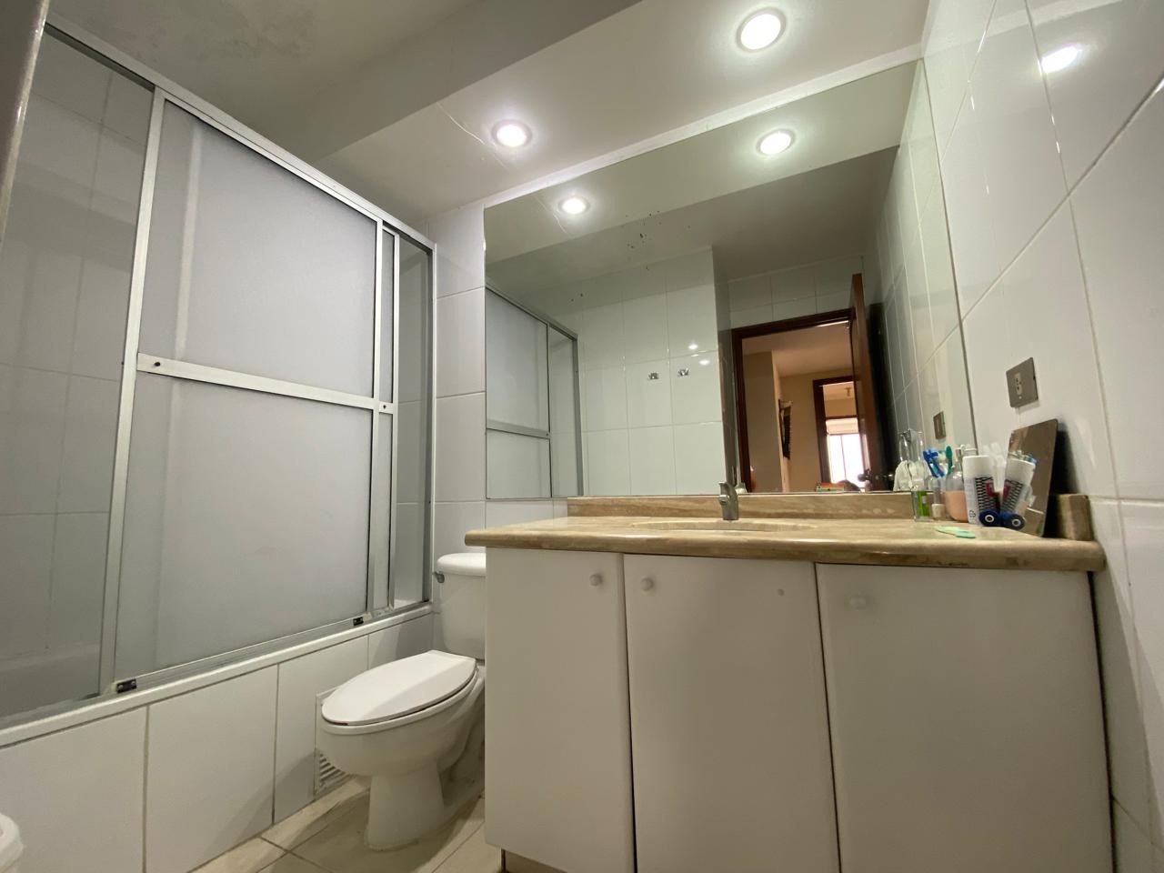 Departamento en Venta📍Av. La Salle, Edificio Mirador de Equipetrol. 3 dormitorios 3 baños 2 parqueos Foto 12