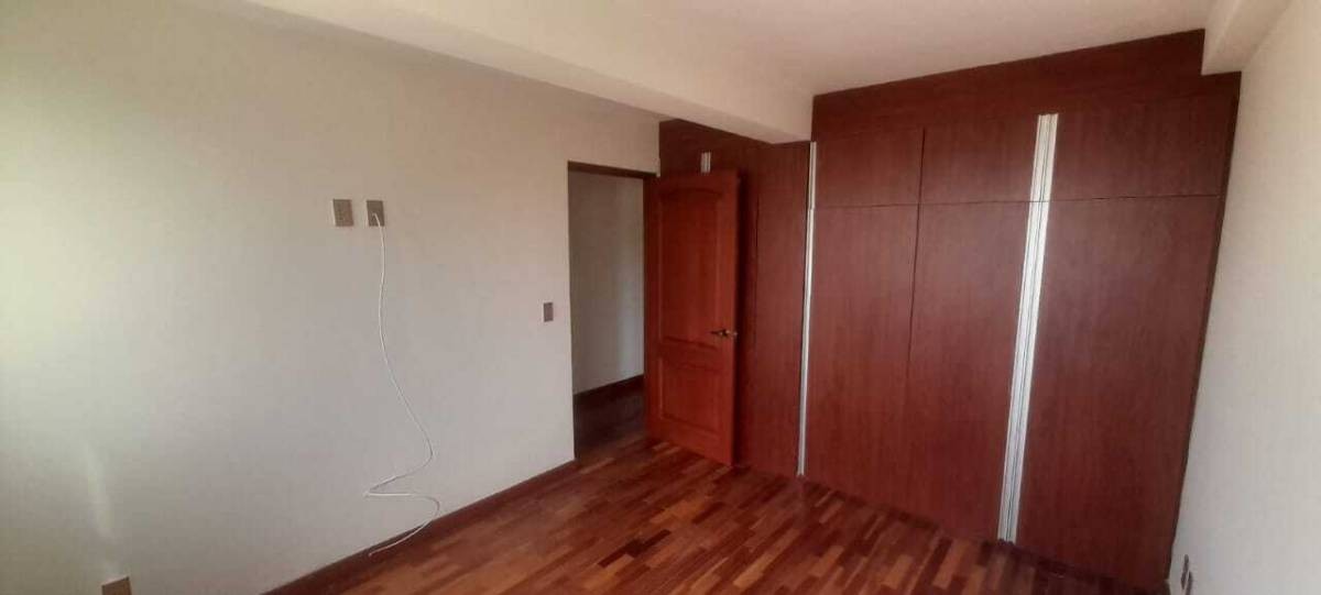 Departamento en VentaACHUMANI, CALLE 32 3 dormitorios 4 baños 1 parqueos Foto 7