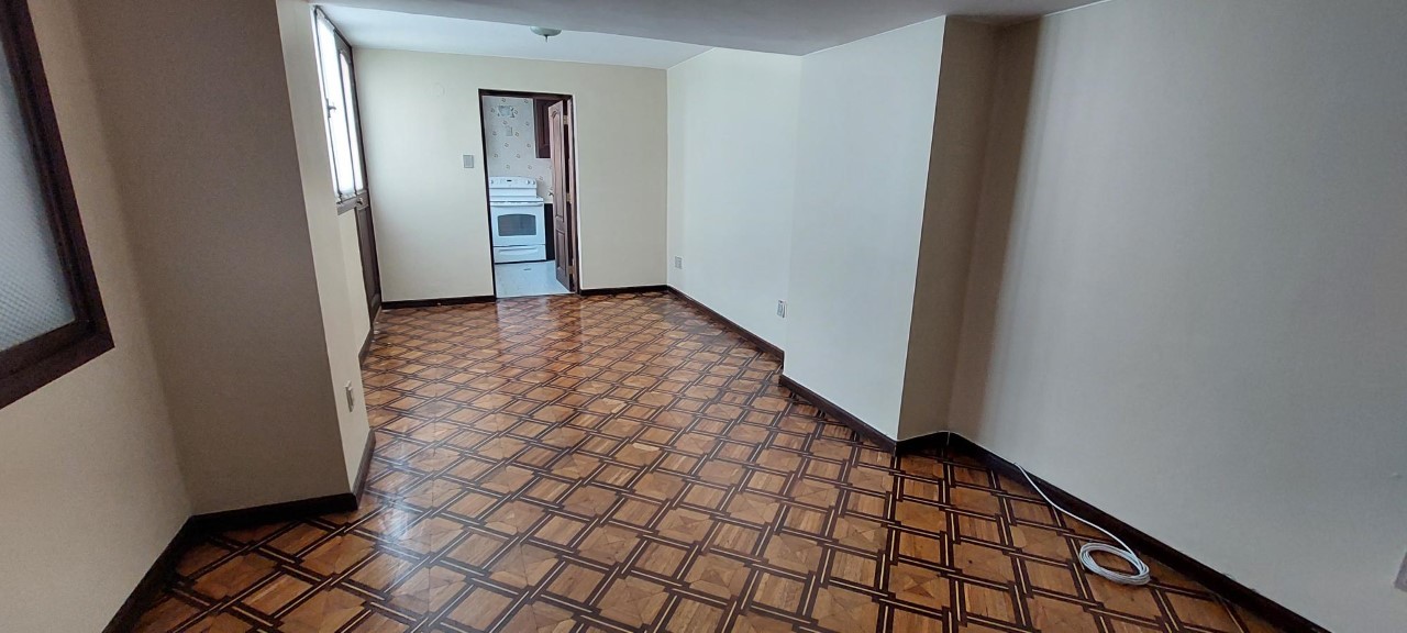 Casa en VentaACHUMANI CALLE 22, LINDA CASA EN VENTA 4 dormitorios 4 baños 3 parqueos Foto 3