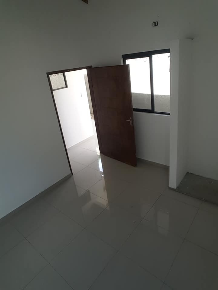 Casa HERMOSA CASA EN VENTA EN LA DOBLE VÍA LA GUARDIA KM 11/5 FRENTE A CRISOL URBANIZACION DOCE ROBLES LA URBANICACION CUENTA CON AREA DE EQUIPAMIENTO,COLEGIO Y TAMBIEN CUENTA CON UNA DOBLE VIA EN LA MISMA URBANICACION  Foto 7