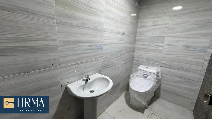 Casa en Achumani en La Paz 4 dormitorios 6 baños 3 parqueos Foto 9