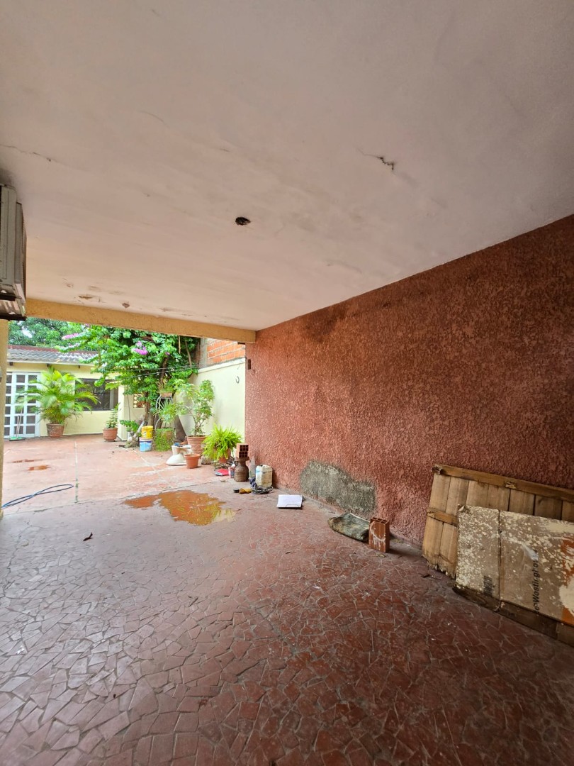 Casa en AlquilerAv. 3 Pasos al Frente, 3er anillo, entrada a la Bimodal, calle Carmelo Ortiz # 3130 2 dormitorios 2 baños 2 parqueos Foto 8