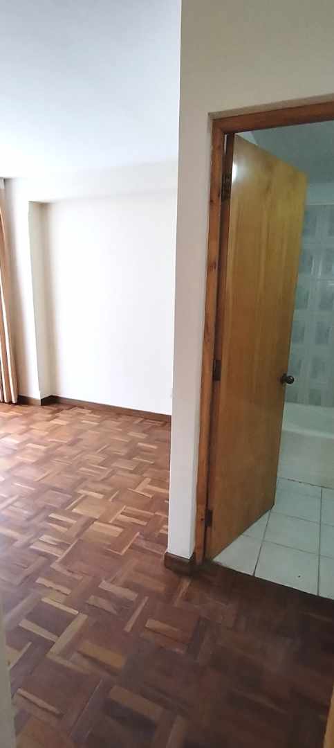 Departamento en AlquilerCALACOTO URB. NUEVOS PINOS 3 dormitorios 4 baños  Foto 14