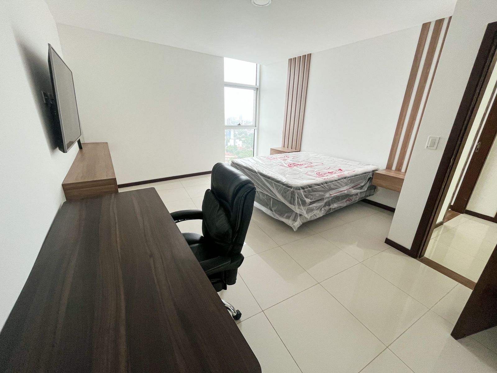 Departamento en AlquilerDPTO 3 DORMITORIOS AMOBLADO- PLATINIUM 2 FRENTE AL MALL VENTURA Foto 14