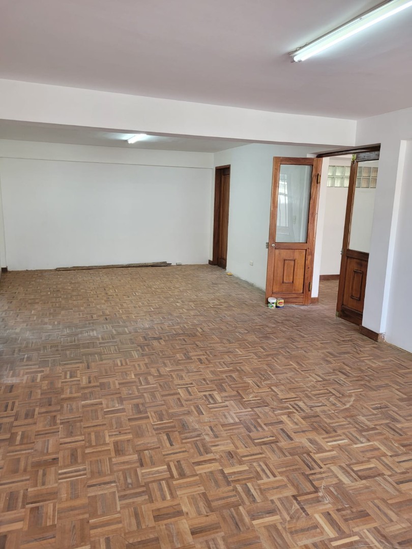 Casa en AlquilerSOPOCACHI -  CASA EN ALQUILER O VENTA -  PARA OFICINAS - 3 PLANTAS  21 dormitorios 5 baños 5 parqueos Foto 24