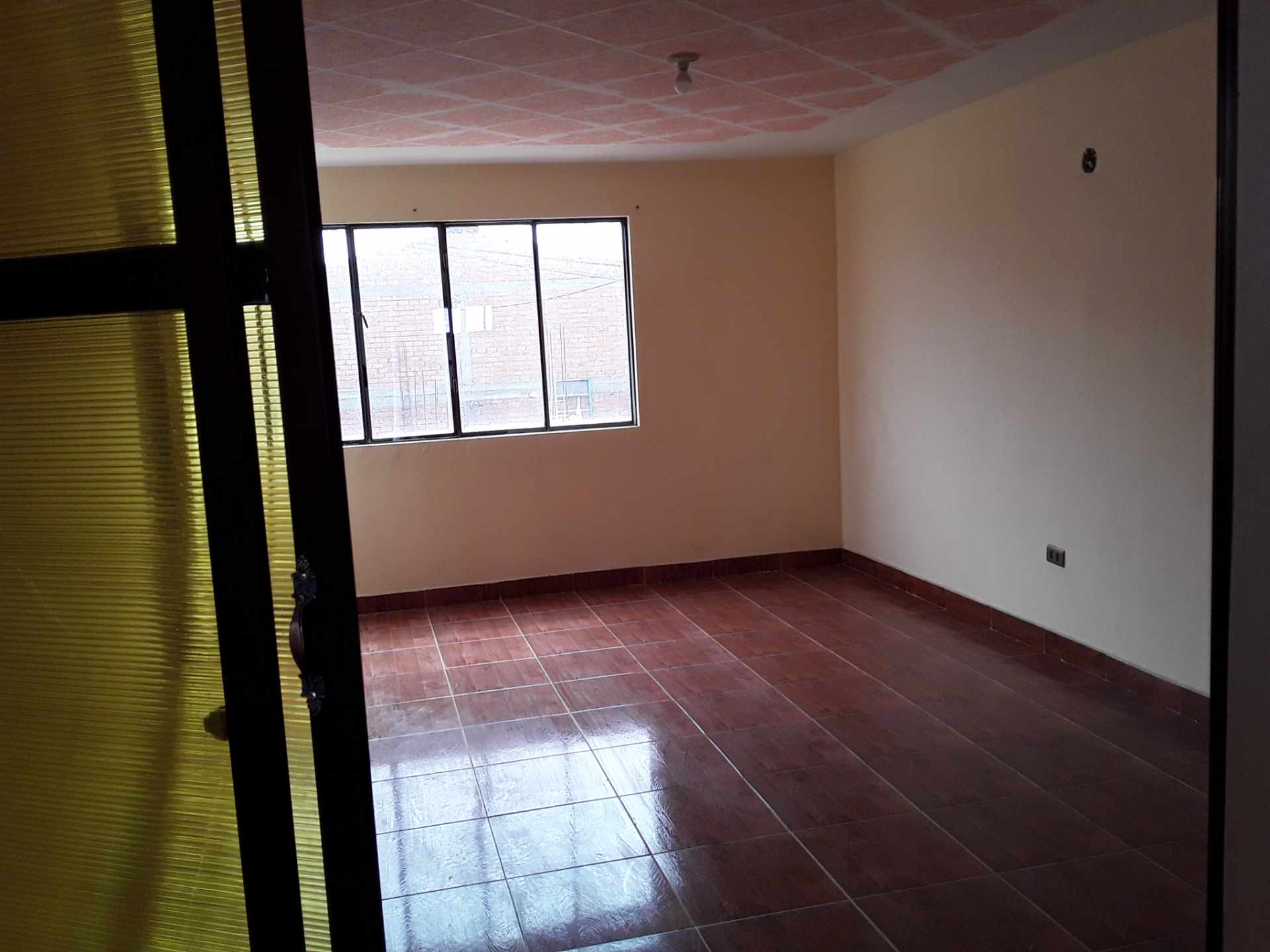 Casa en VentaSebastian Barba de Padilla y Encinas Nieto. Cerca YPFB 6 dormitorios 4 baños  Foto 2