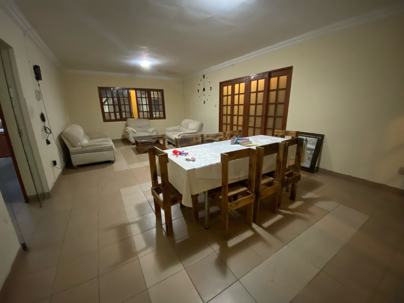 Casa en Entre 4to y 5to anillo Sur en Santa Cruz de la Sierra 4 dormitorios 3 baños 4 parqueos Foto 4