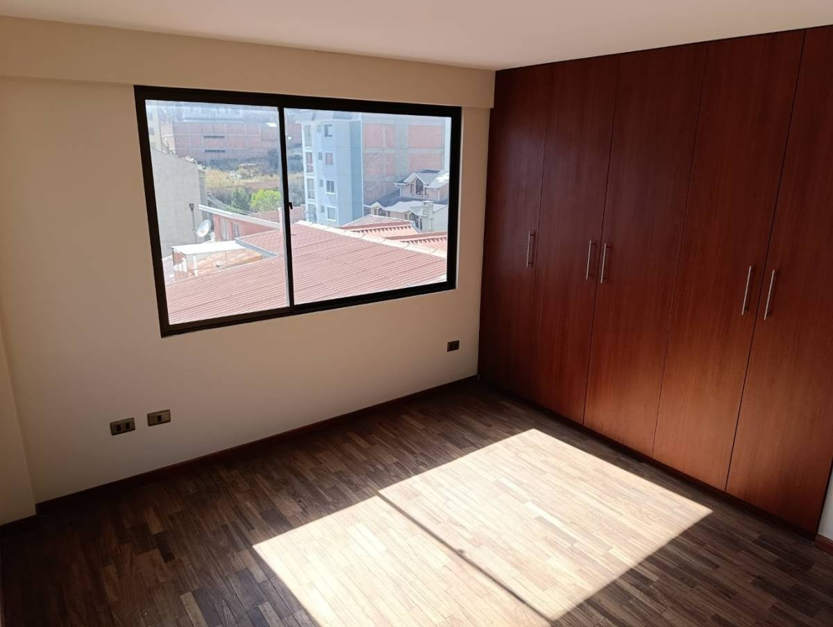 Departamento en Achumani en La Paz 4 dormitorios 3 baños 1 parqueos Foto 24