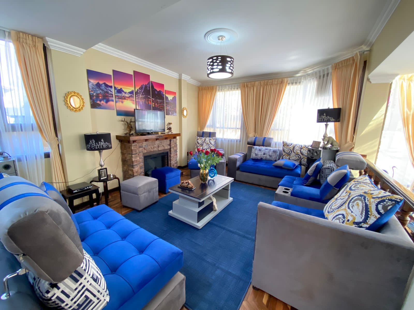 Casa en VentaKoani sobre avenida principal 4 dormitorios 5 baños 4 parqueos Foto 9