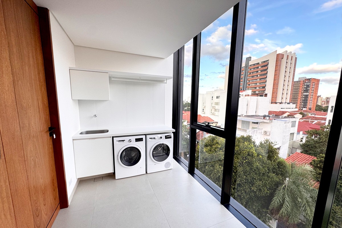 Departamento en VentaEquipetrol plaza Italia entre 2do y 3er anillo  2 dormitorios 3 baños 2 parqueos Foto 18