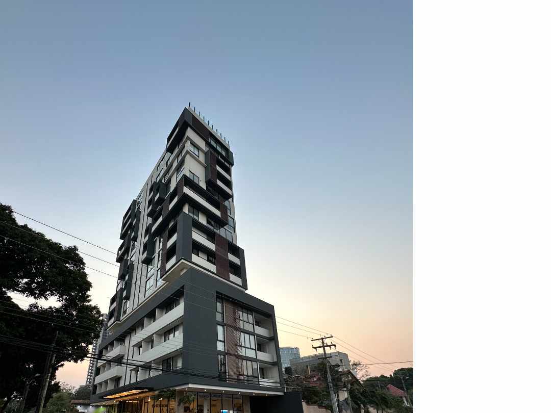 Departamento ALQUILO MONOAMBIENTE AMOBLADO EN CONDOMINIO STRATTO, Equipetrol Norte, 3er. y 4to. Anillo. Foto 1