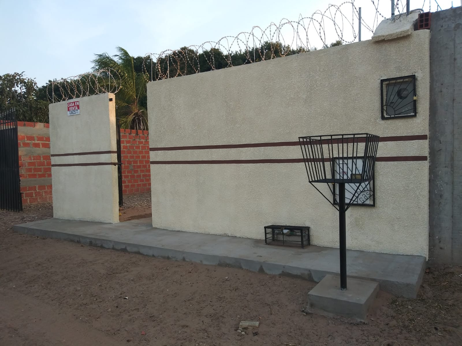 Casa en VentaCASA en VENTA en Pampa de la Isla - Avenida Montecristo (ver ubicacion) 2 dormitorios 1 baños 3 parqueos Foto 2