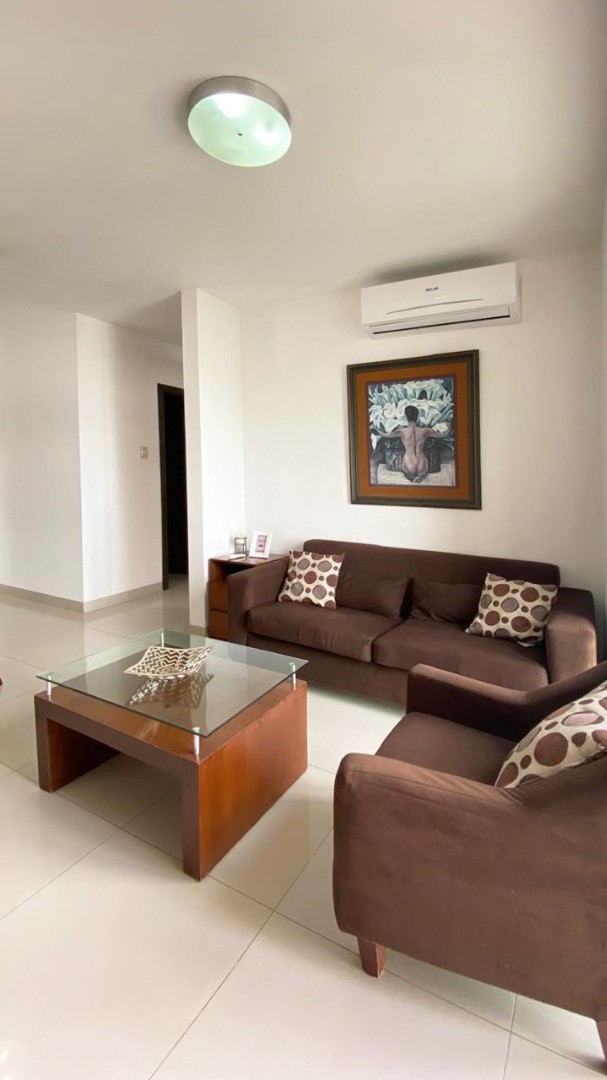 Departamento en AlquilerZONA CENTRO SUR
Condominio Zafiro
Calle Potosí esq. Saavedra 2 dormitorios 2 baños 1 parqueos Foto 15
