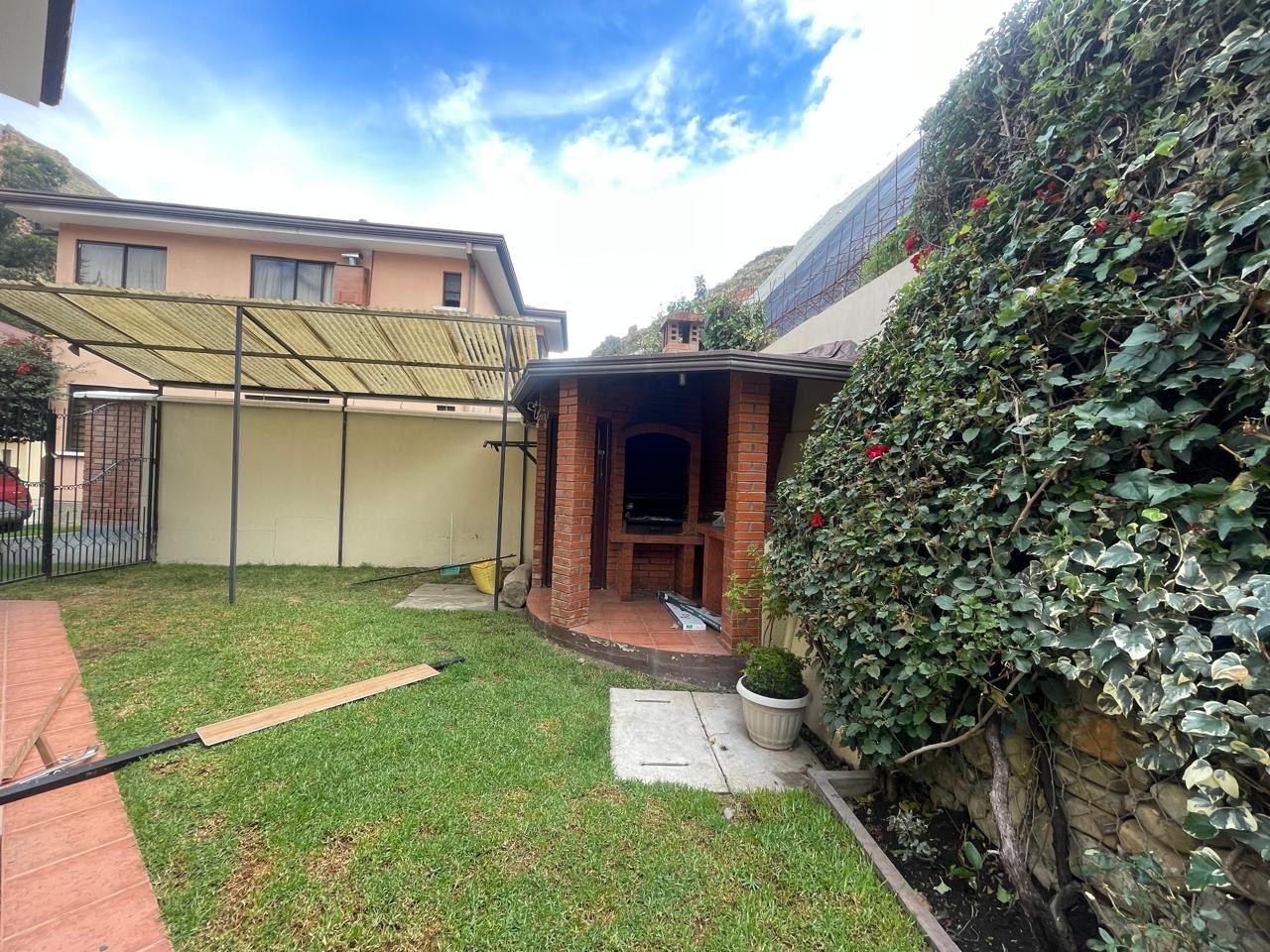 Casa en AlquilerCASA EN ALQUILER EN ARANJUEZ - CONDOMINIO CERRADO 3 dormitorios 4 baños 2 parqueos Foto 1