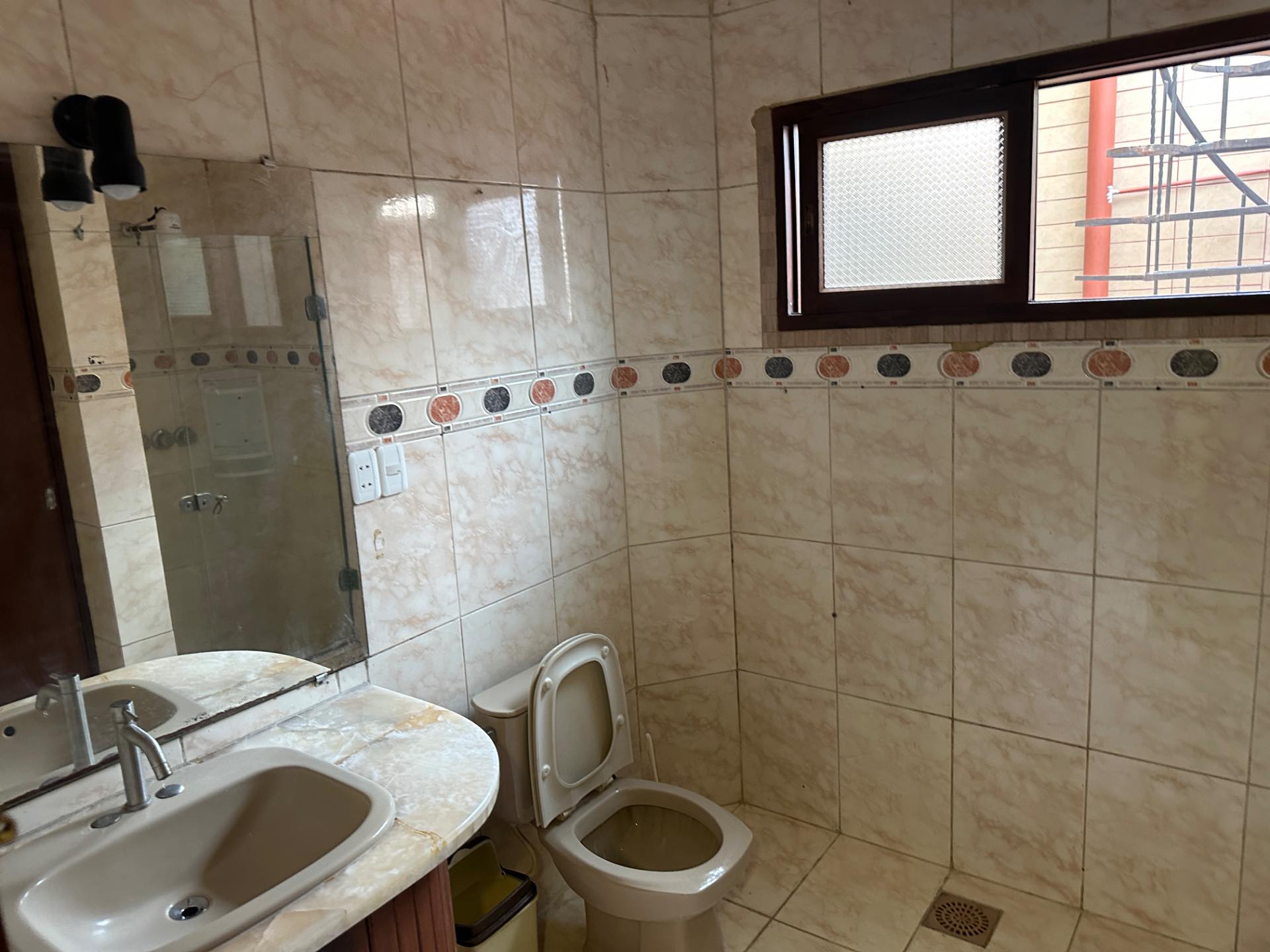 Casa en AlquilerBarrio Hamacas Calle 7 Oeste (Av. Beni y 4to Anillo) 3 dormitorios 2 baños 2 parqueos Foto 18