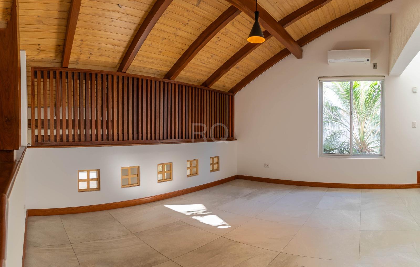 Casa en Entre 4to y 5to anillo Norte en Santa Cruz de la Sierra 4 dormitorios 5 baños 2 parqueos Foto 14