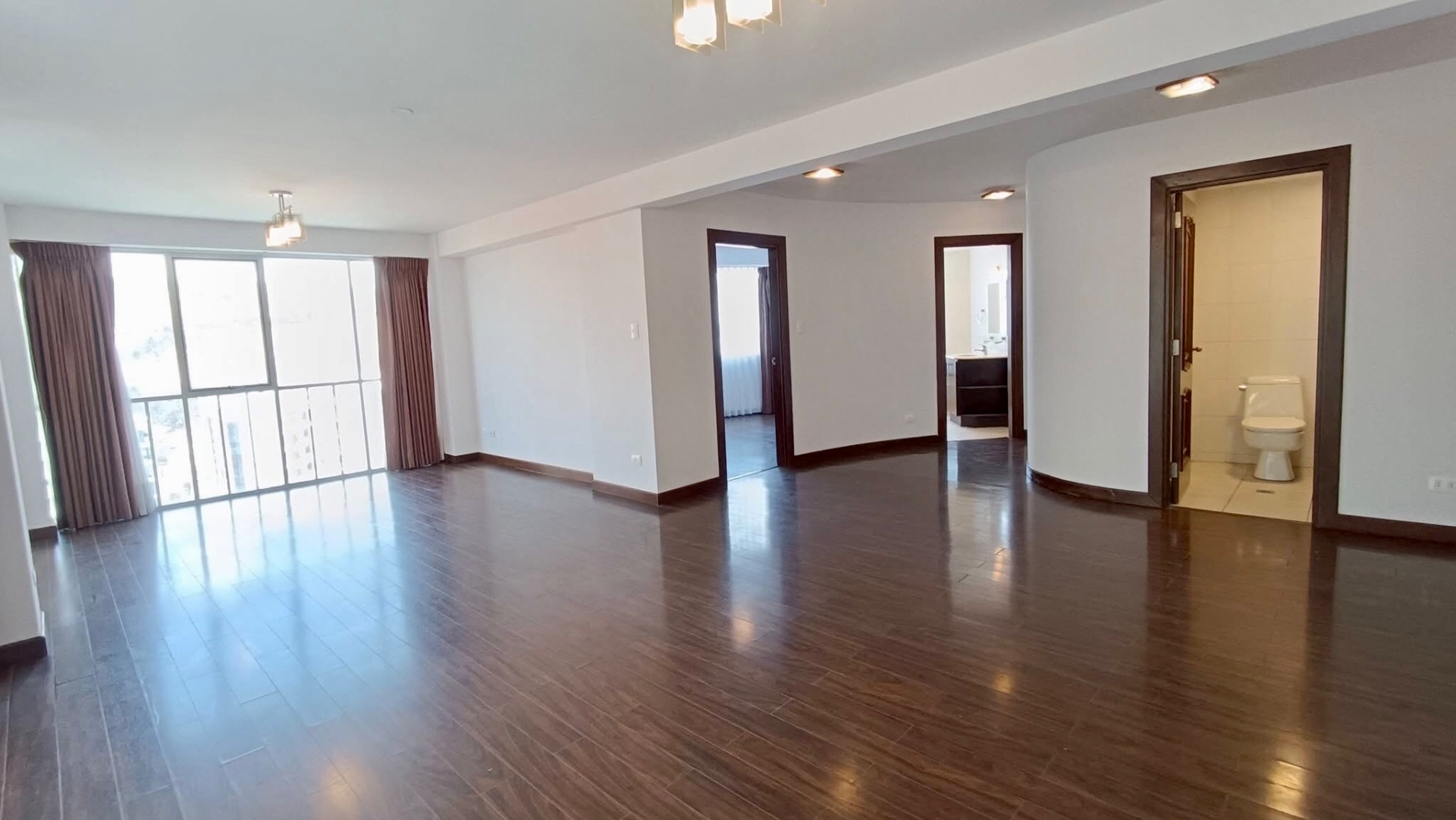 Departamento en AlquilerCALACOTO 4 dormitorios 4 baños 2 parqueos Foto 2