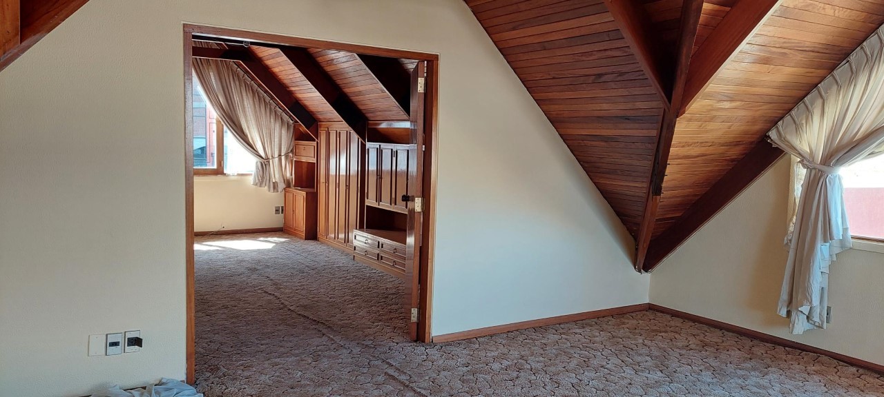 Casa en VentaIRPAVI BAJO EN VENTA CASA EN PLENA ESQUINA  Foto 3