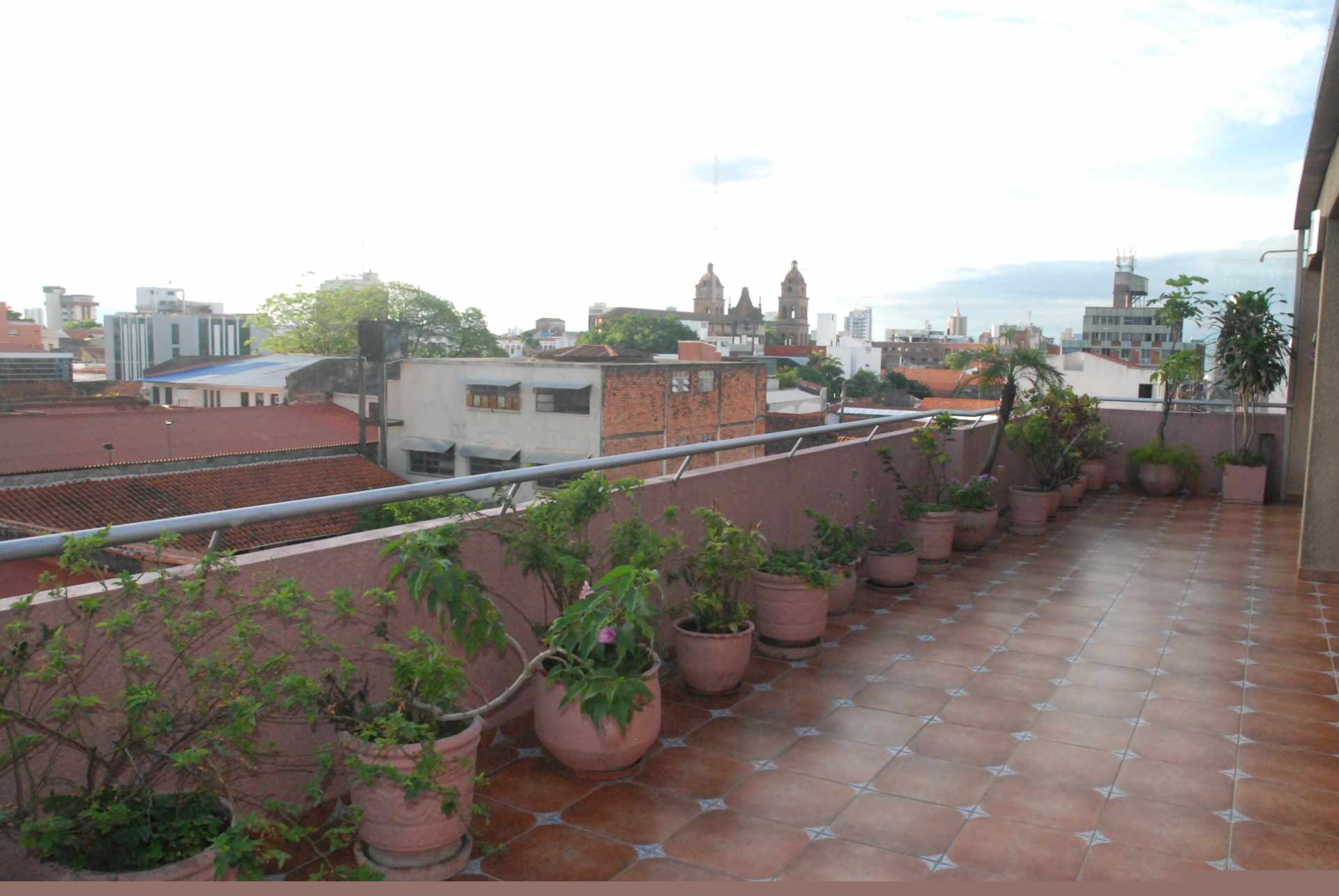 Edificio en VentaAv Piraí 5to anillo 13 dormitorios 10 baños  Foto 2