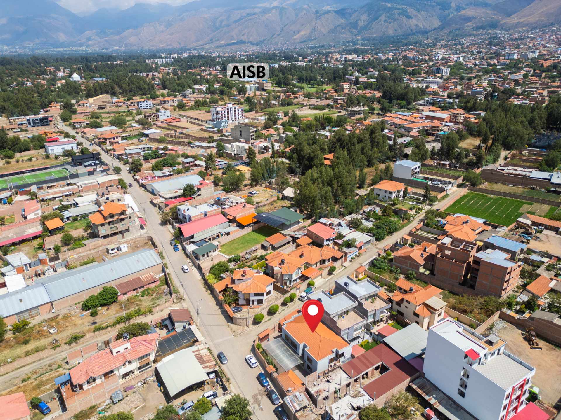 Casa en Sarco en Cochabamba 6 dormitorios 5 baños 6 parqueos Foto 4