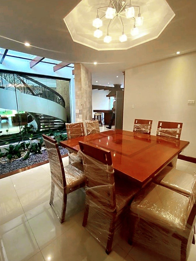 Casa en AlquilerLas Palmas
Zona Residencial 4 dormitorios 5 baños 3 parqueos Foto 15