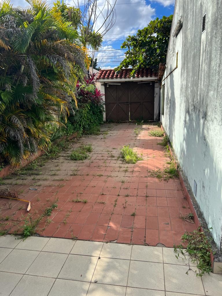 Casa en Entre 5to y 6to anillo Sur en Santa Cruz de la Sierra 3 dormitorios 2 baños 3 parqueos Foto 4