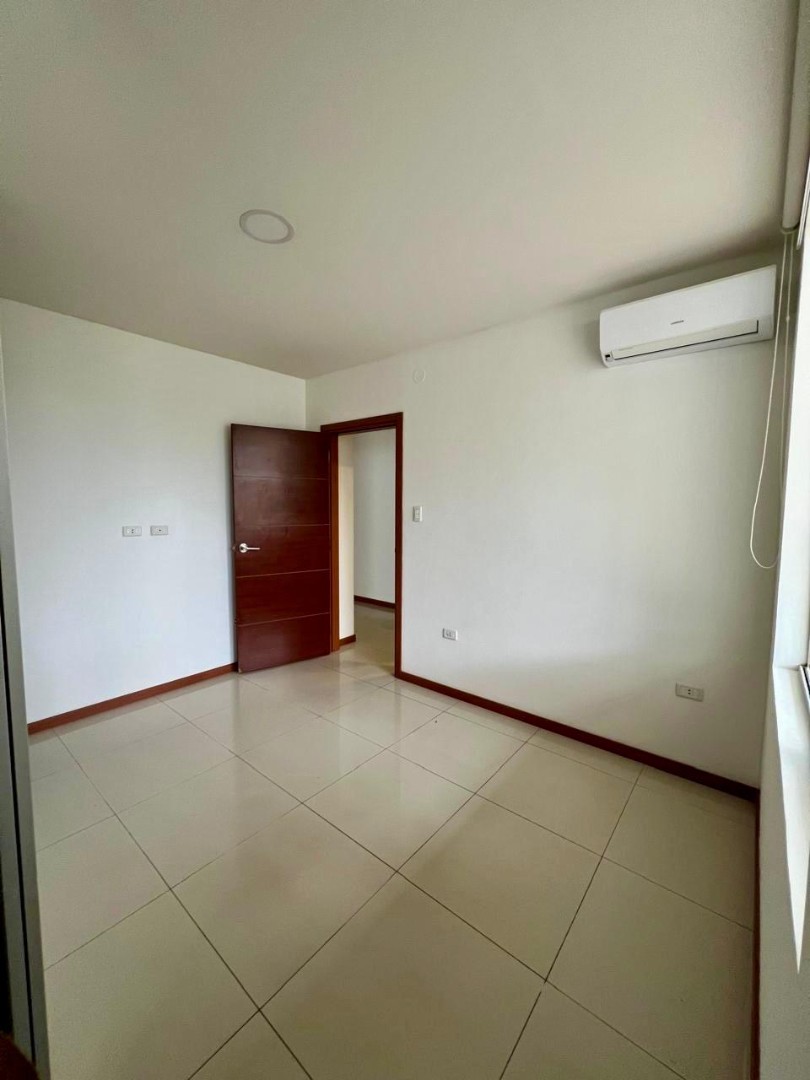 Casa En Venta de Ocasión Hermosa Casa en Condominio Las Palmas II Foto 9