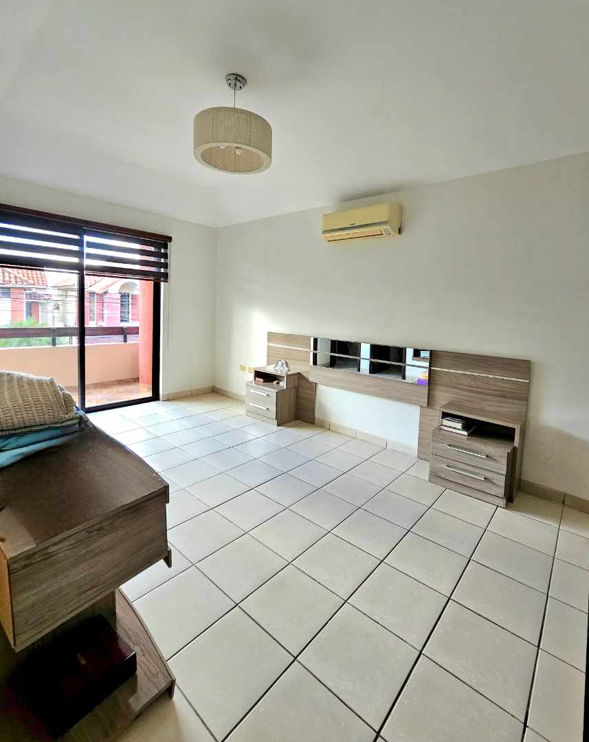 Casa Av. Banzer 7mo ANILLO- Cond. FIRENZE  Foto 16