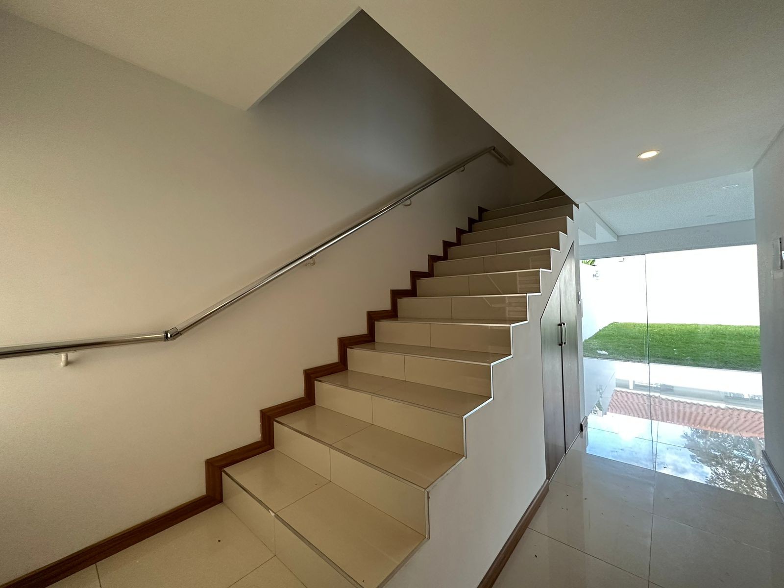 Casa en Alquiler📍CASA EN ALQUILER 
  CONDOMINIO PALMAS DEL OESTE II
Av. Piraí entre 6to y 7mo Anillo

 Foto 4