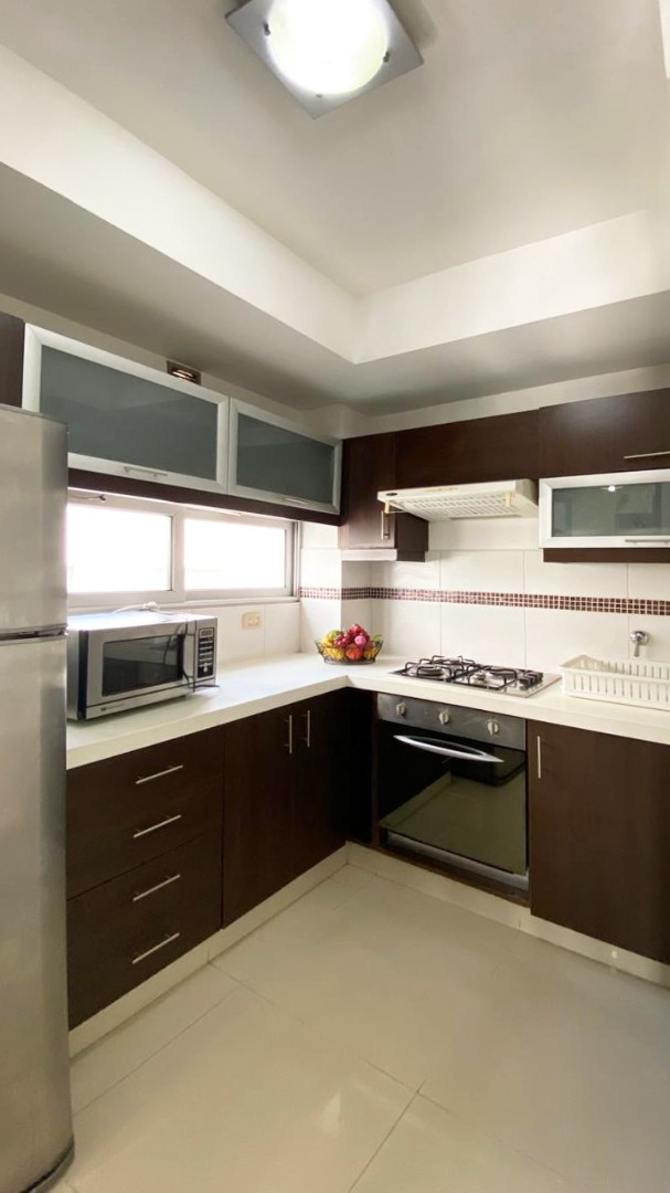Departamento en AlquilerZONA CENTRO SUR
Condominio Zafiro
Calle Potosí esq. Saavedra 2 dormitorios 2 baños 1 parqueos Foto 14