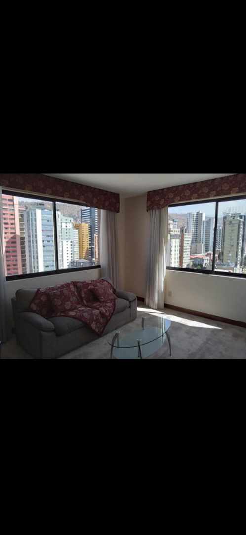 Departamento en AlquilerEdificio Multicentro, Av Arce, Sopocachi  3 dormitorios 3 baños 2 parqueos Foto 5