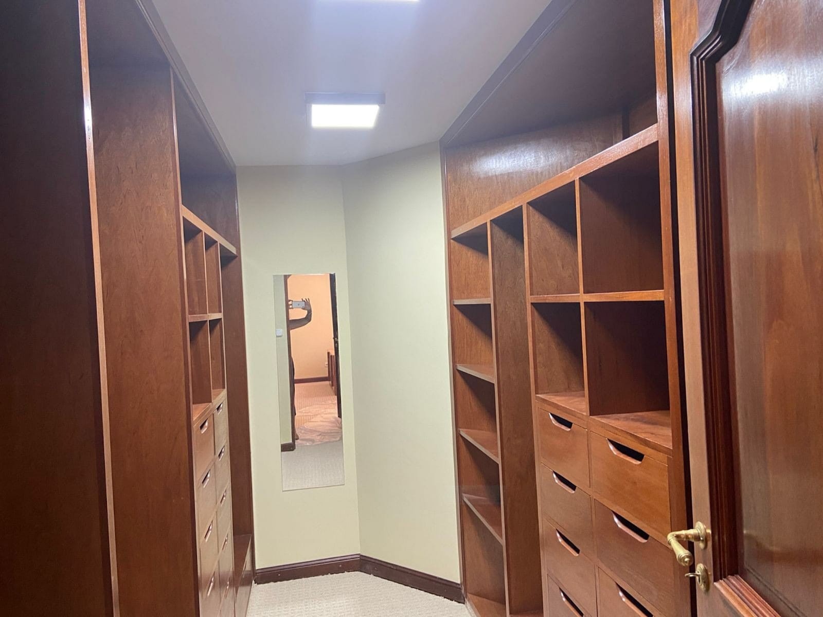 Casa en AlquilerCASA EN ALQUILER  O  VENTA - ZONA SUR DE LA PAZ  4 dormitorios 5 baños 2 parqueos Foto 8