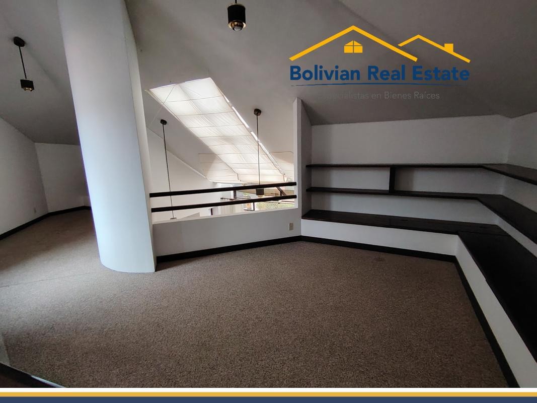Casa en VentaACHUMANI - LA BARQUETA LINDA CASA EN VENTA  4 dormitorios 4 baños 4 parqueos Foto 12