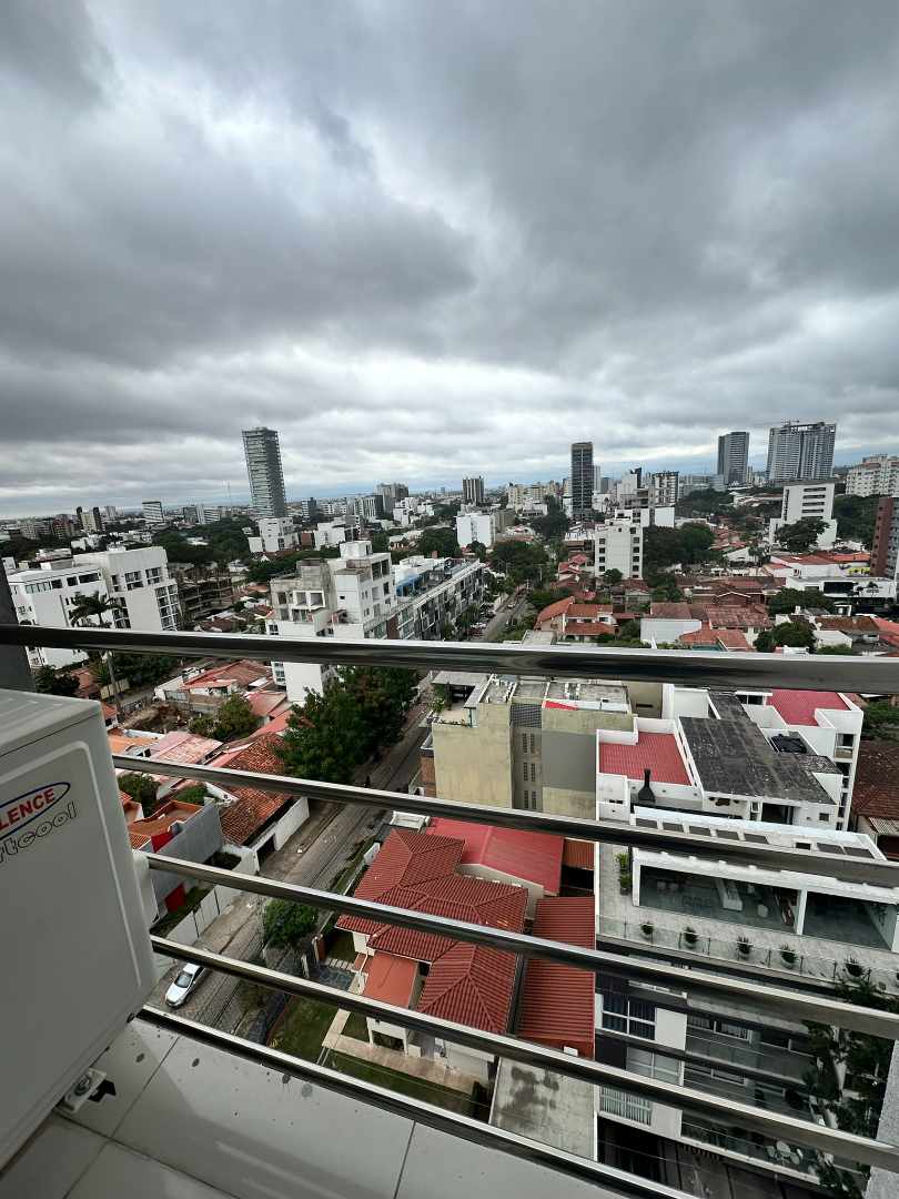 Departamento en Alquiler[CONDOMINIO MACORORO 9| EQUIPETROL] ALQUILER SIN MUEBLES: DEPARTAMENTO 1 DORMITORIO CON BALCON Y PARQUEO TECHADO 1 dormitorios 1 baños 1 parqueos Foto 6