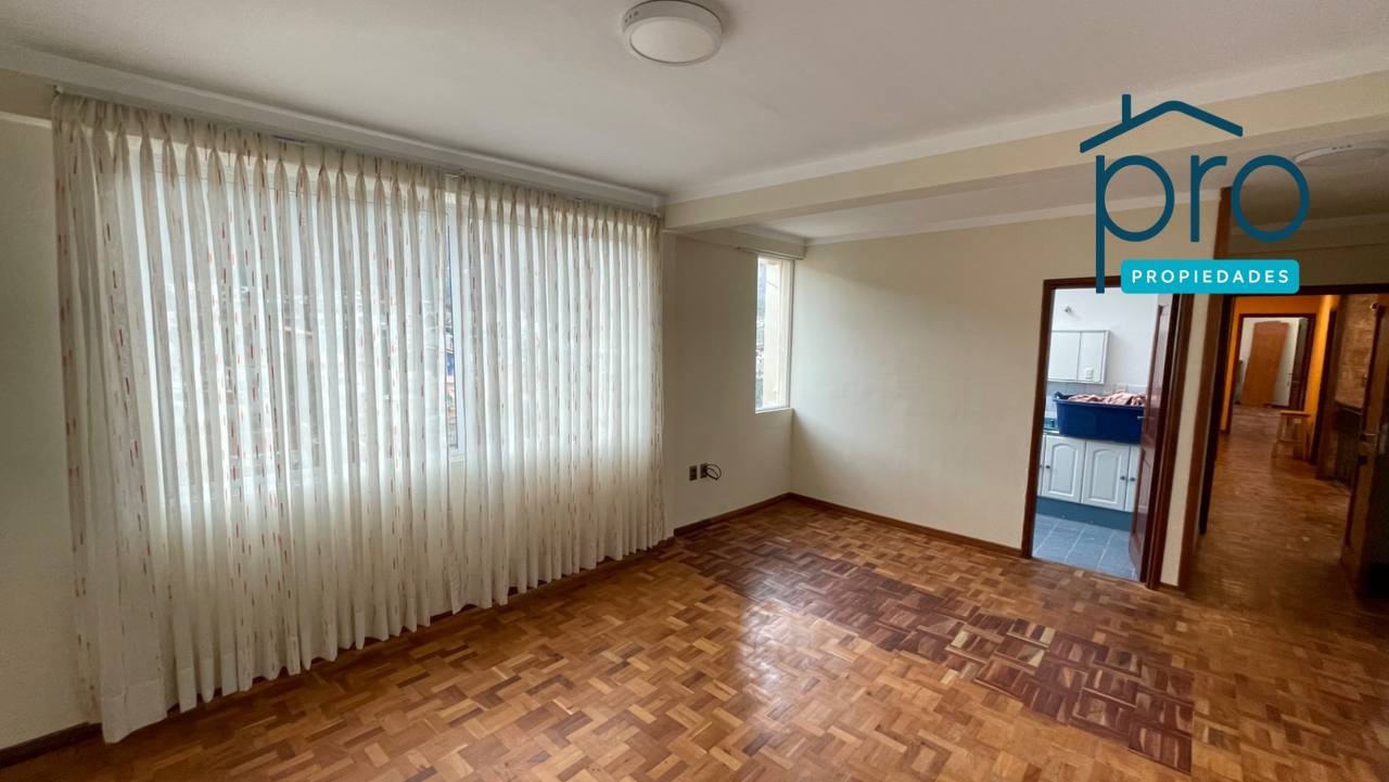 Casa en Los Pinos en La Paz 4 dormitorios 4 baños 2 parqueos Foto 7