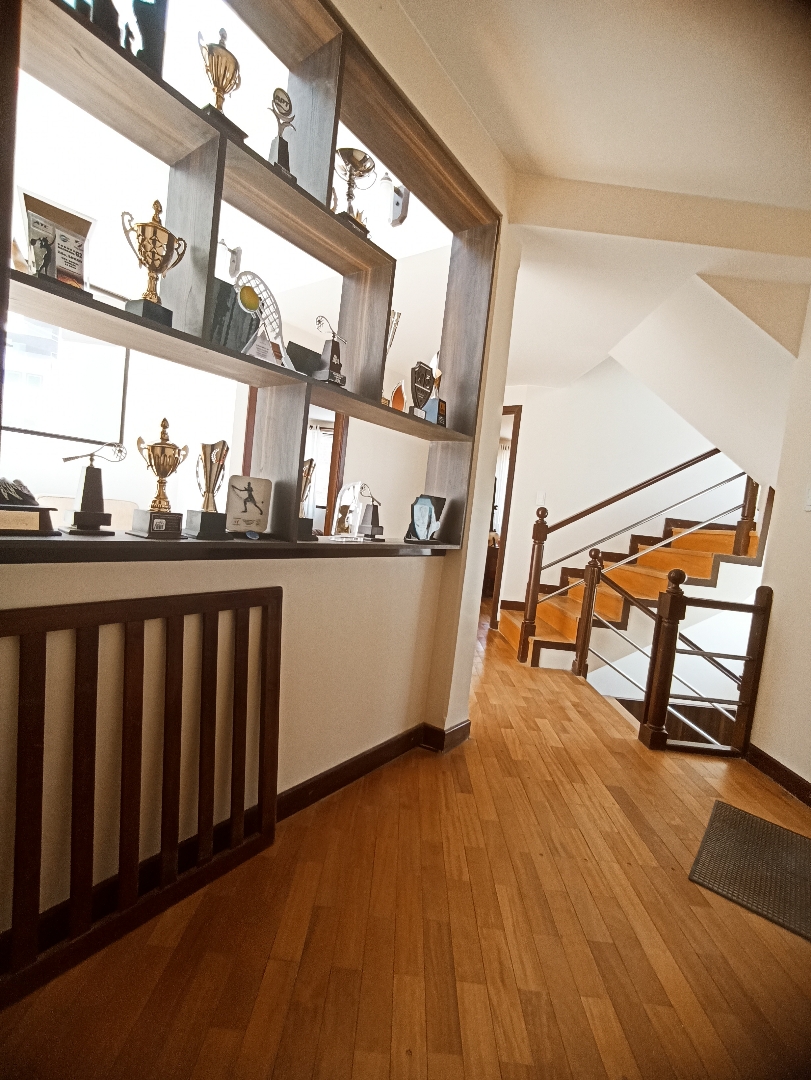 Casa en VentaACHUMANI LOMAS DE ACHUMANI  3 dormitorios 4 baños 2 parqueos Foto 12