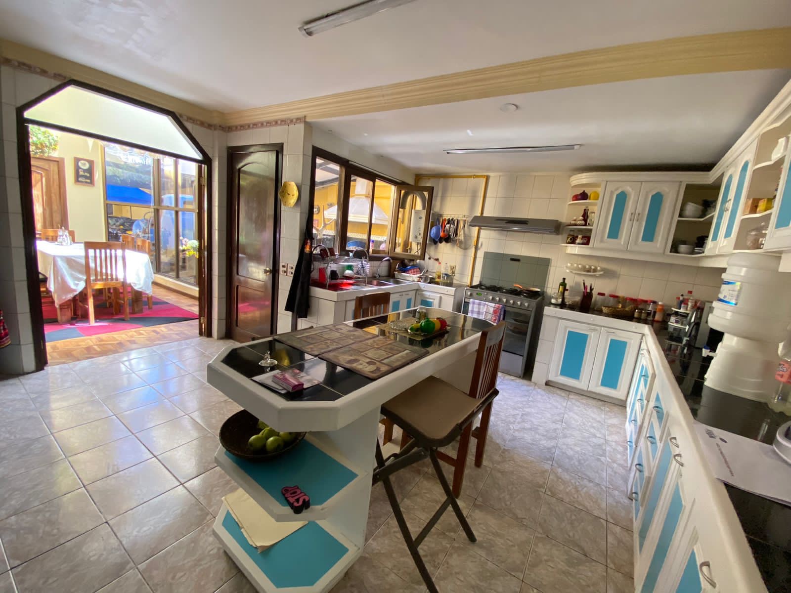 Casa en VentaKoani sobre avenida principal 4 dormitorios 5 baños 4 parqueos Foto 3