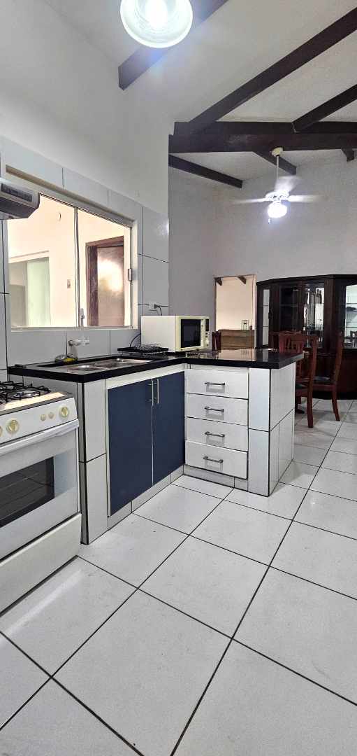Casa en AlquilerAv. Roca Coronado 2do y 3er ANILLO  3 dormitorios 3 baños 1 parqueos Foto 2