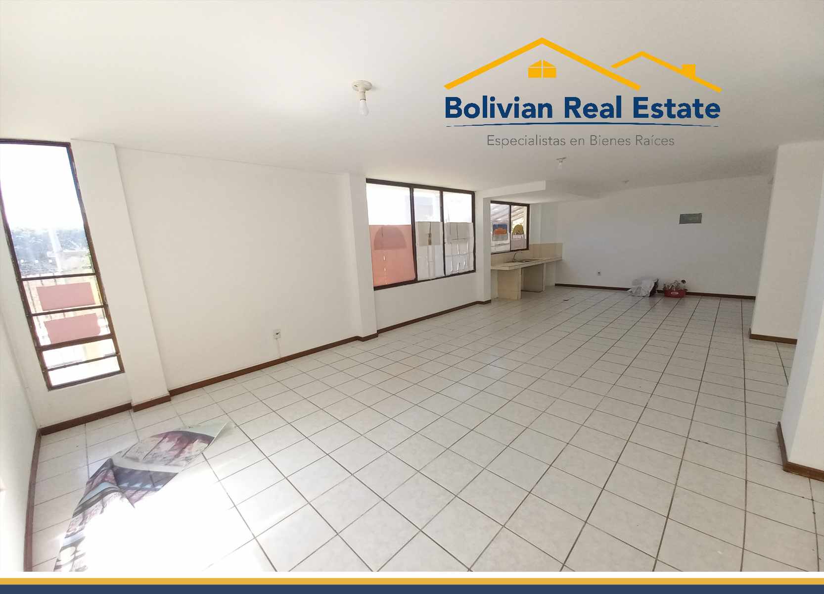 Local comercial en VentaIRPAVI PLAZA LITORAL EN VENTA LOCAL A LA CALLE   2 baños  Foto 2
