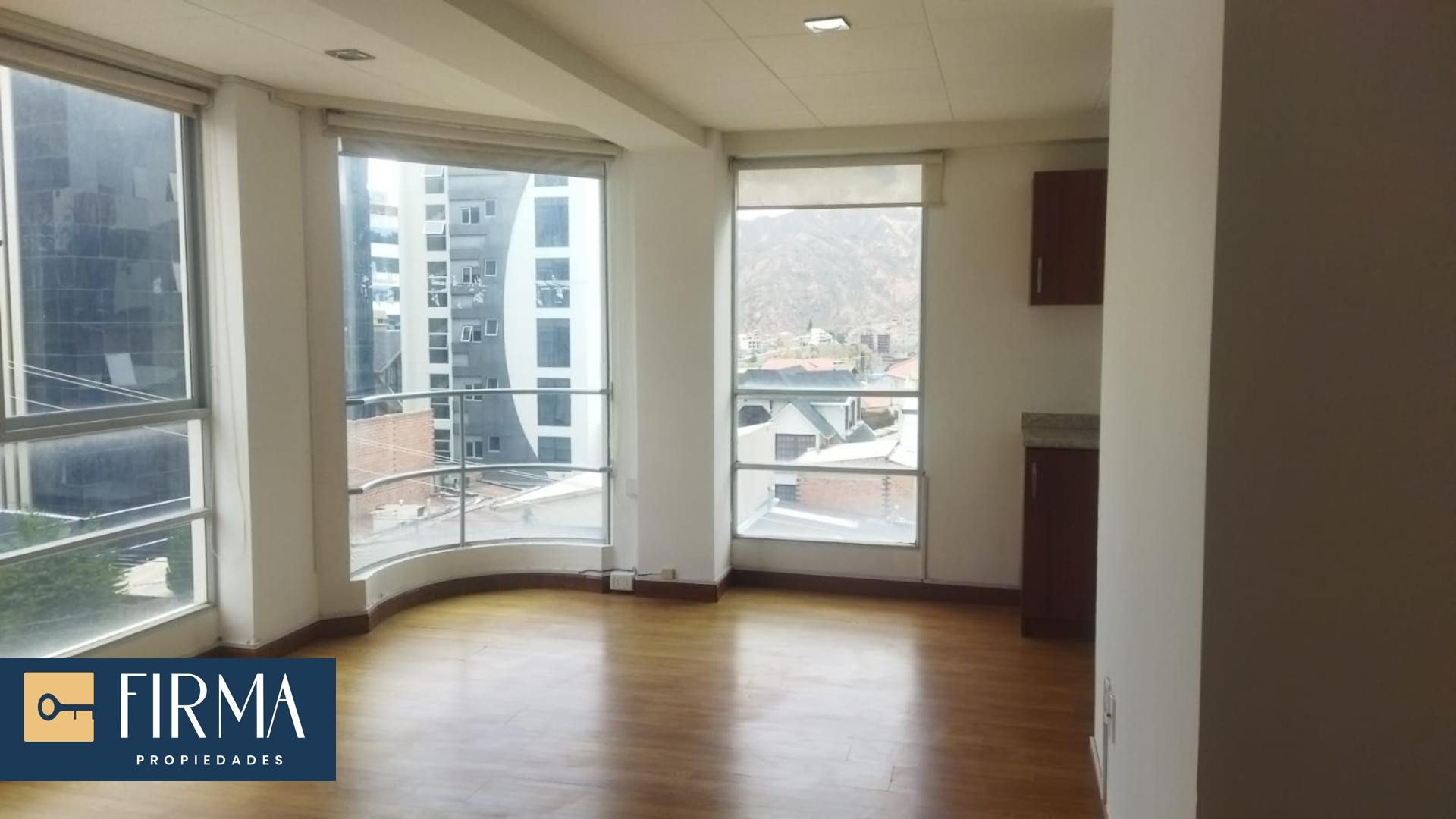 En Alquiler a Bs 4,700 Foto 1