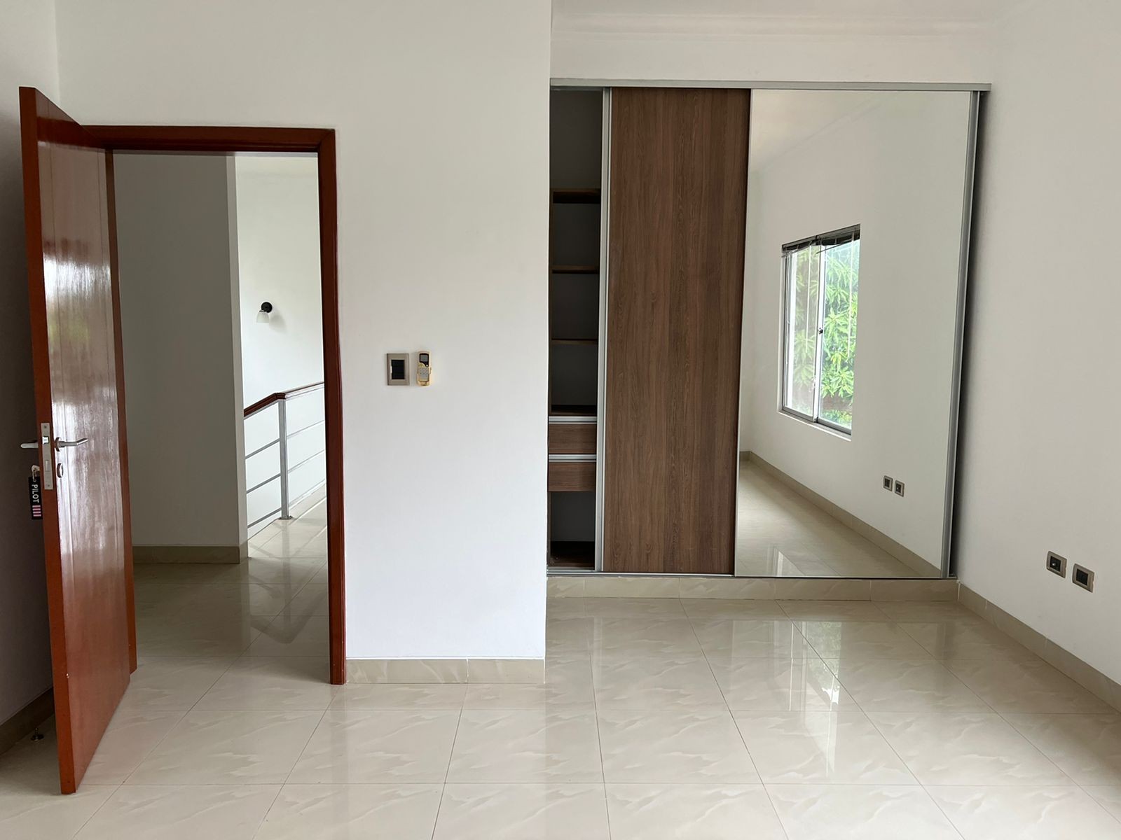 En Alquiler a $us 1,800 Foto 11