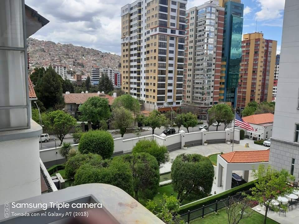 Departamento Av.Arce casi esquina campos. Edificio La Paz N°2724 Foto 2