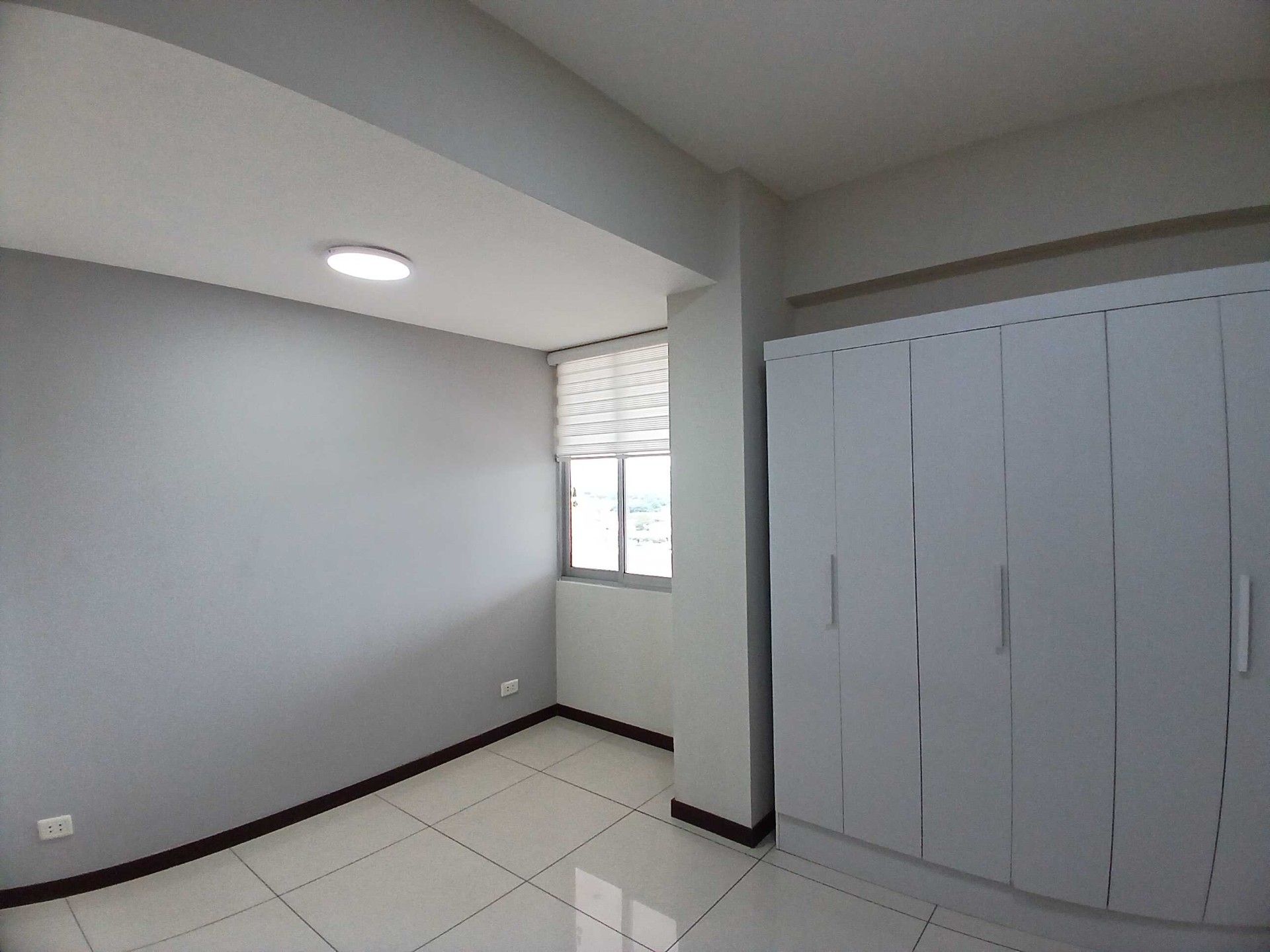 Departamento en Alquiler📢 ALQUILER DPTO EN COND. CURUPAU – AV. PARAGUA 4 dormitorios 4 baños 1 parqueos Foto 11