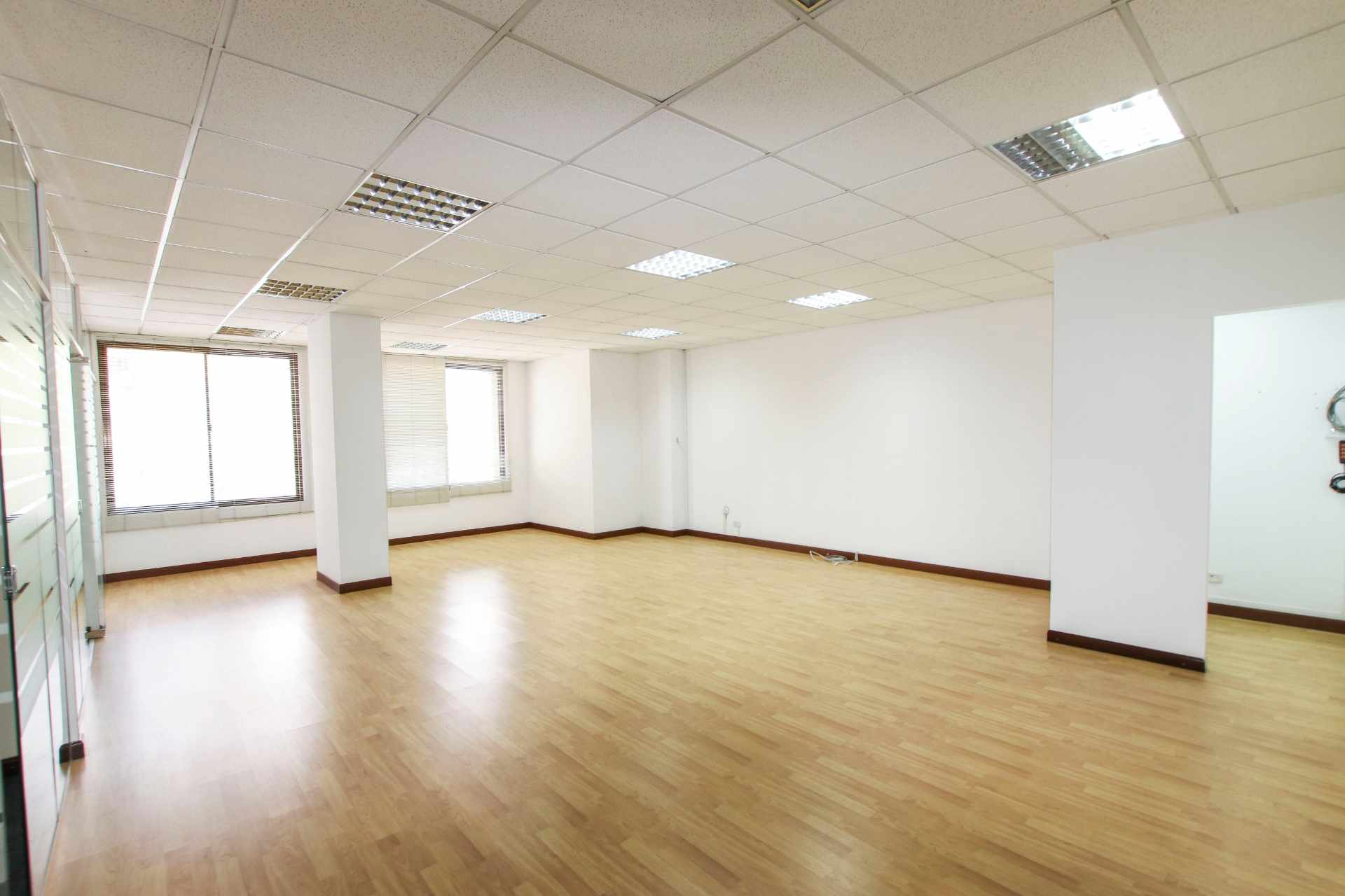 Oficina  Edificio Torre Norte, Av. América entre Villarroel - Norte Foto 2