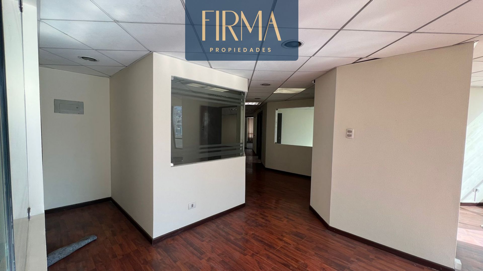 Oficina en AlquilerALQUILA ESTA OFICINA EN AV. 6 DE AGOSTO 6 dormitorios 2 baños 1 parqueos Foto 12