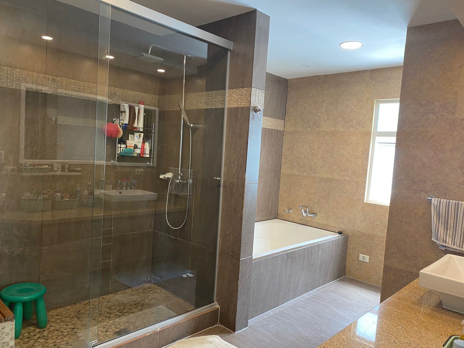 Casa en VentaBELLA CASA EN VENTA  4 dormitorios 3 baños 3 parqueos Foto 9