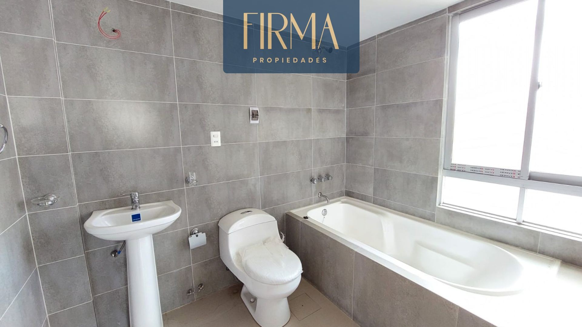 Departamento en Irpavi en La Paz 3 dormitorios 3 baños 1 parqueos Foto 9