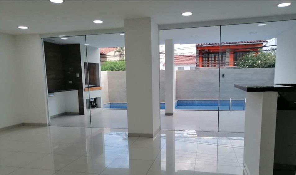 Departamento Av. Alemana entre 3er y 4to Anillo Calle Las Barreras #3635 Foto 6