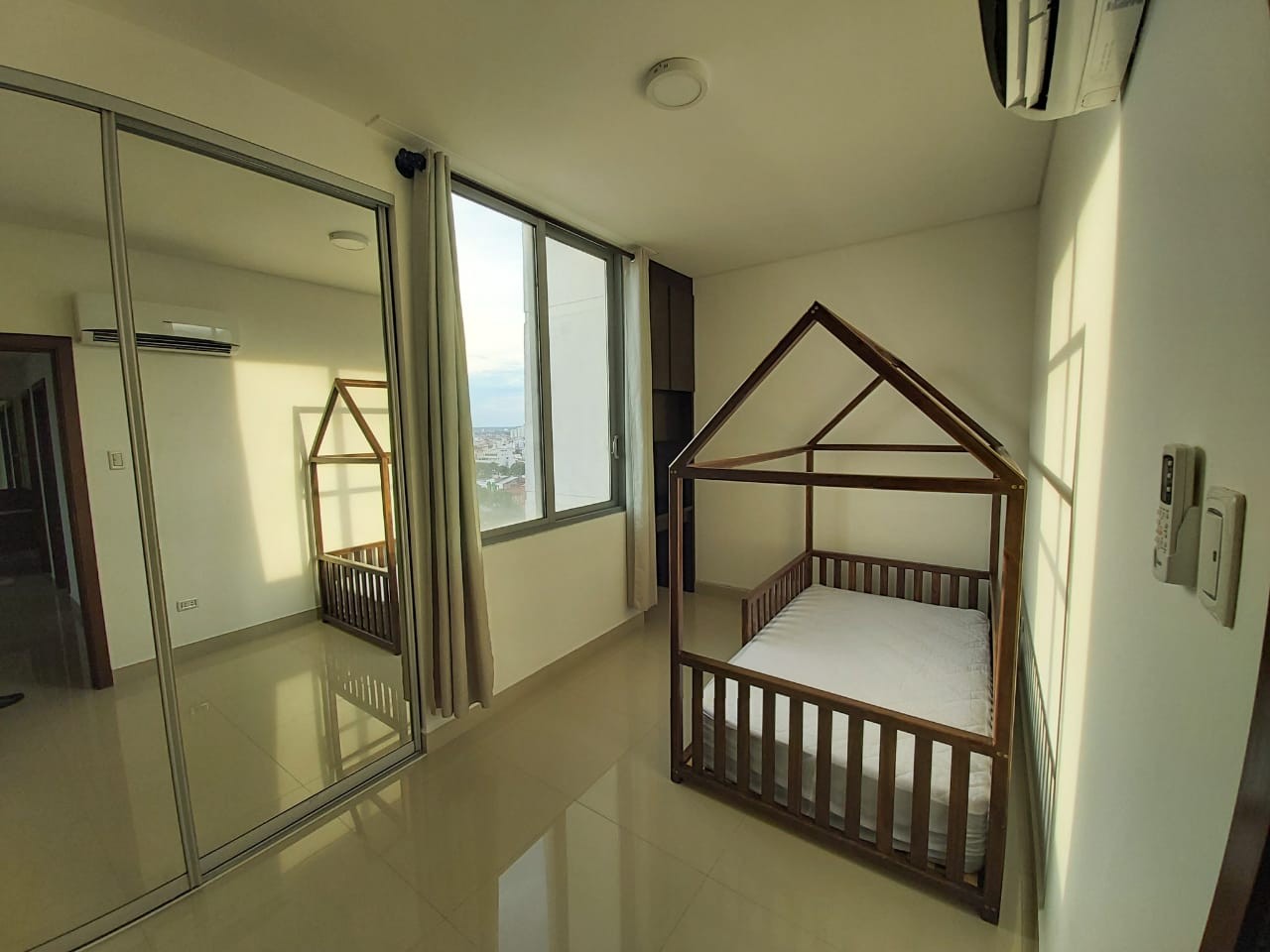 Departamento en VentaAlameda Potosí casi esquina Irala Edificio Torre Vanguardia  Foto 7