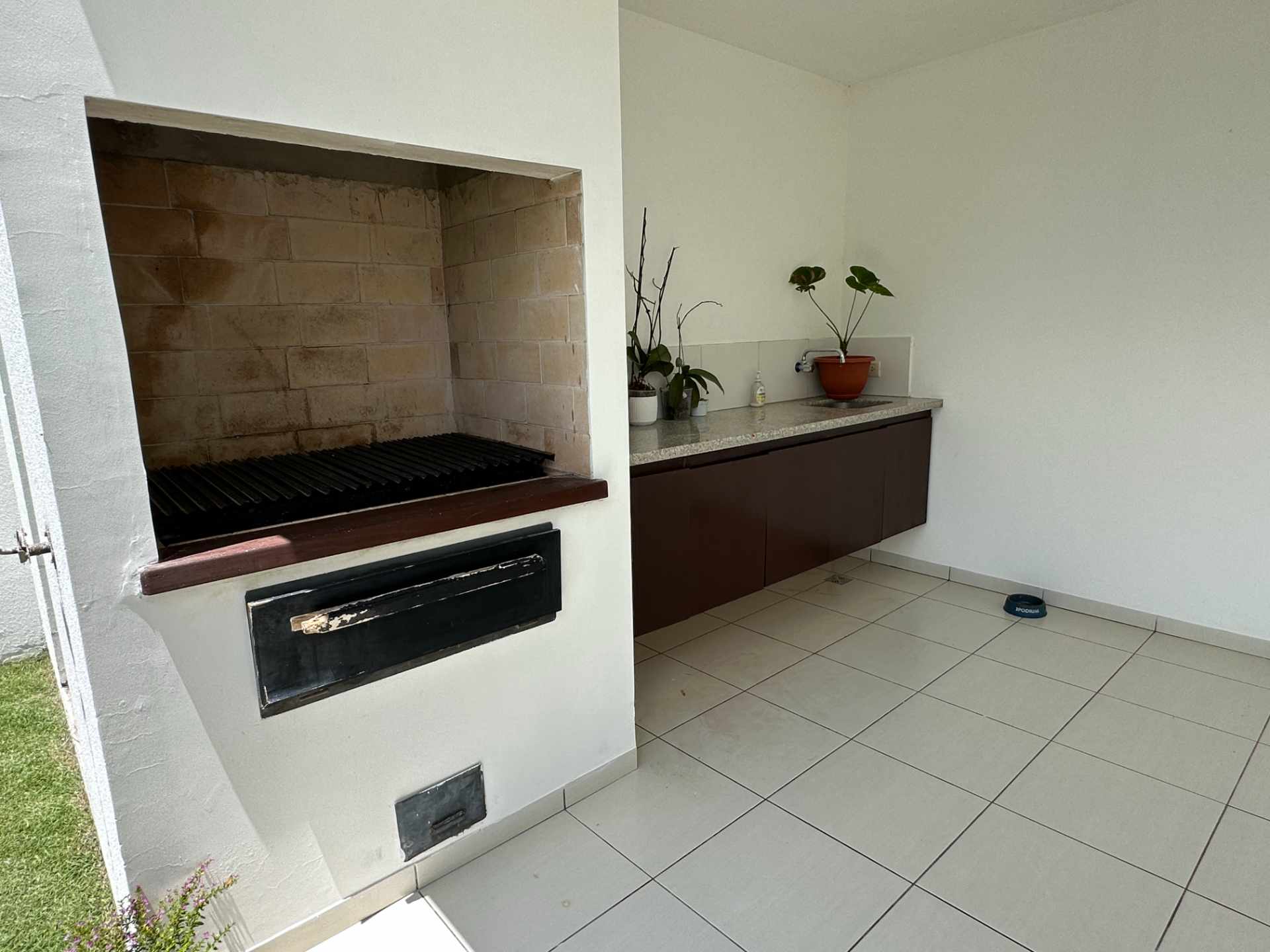 Casa en Entre 4to y 5to anillo Oeste en Santa Cruz de la Sierra 4 dormitorios 4 baños 2 parqueos Foto 16